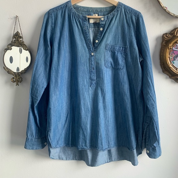 LOFT Tops - Soft Ann Taylor Loft Chambray Top Size S